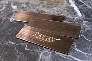 メタル名札ブロンズ表面