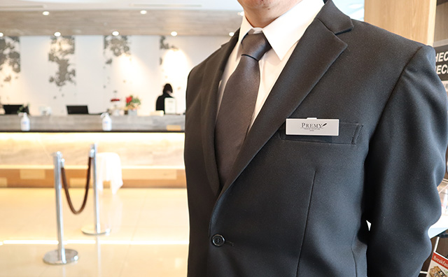 メタル名札着用