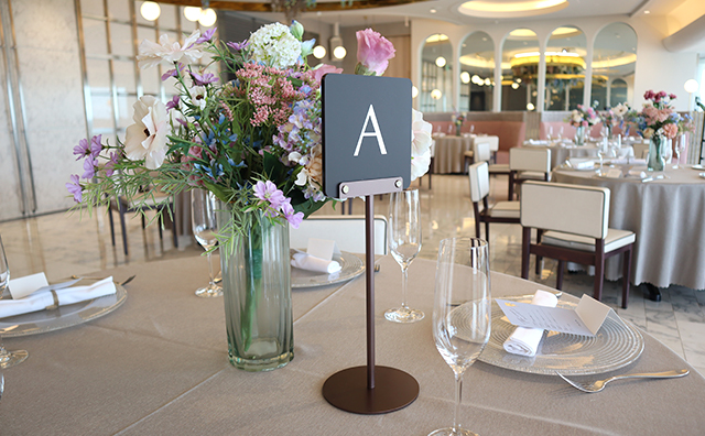 宴会テーブル札プルーム