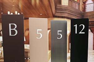 メタルテーブル札名入れ