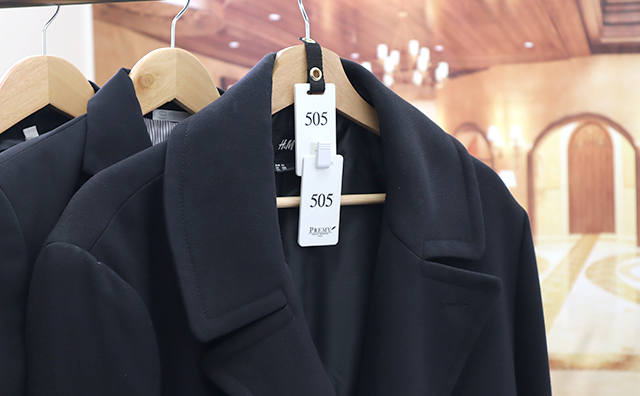 ハンガークローク札