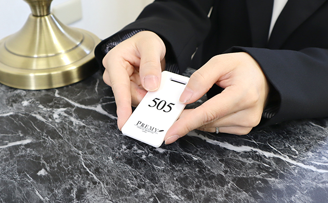 ハンガークローク札