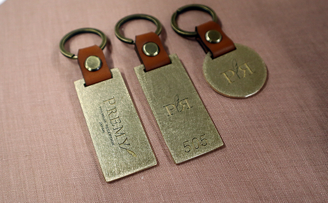 真鍮ルームキーホルダー仕上げ研磨