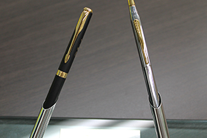 アクリルペンスタンド